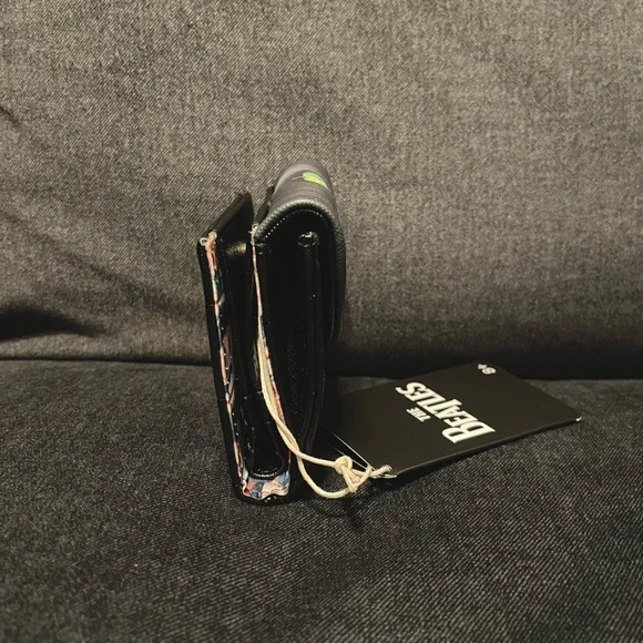 Loungefly The Beatles vinyl record crossbody & wallet - Picture 9 of 12